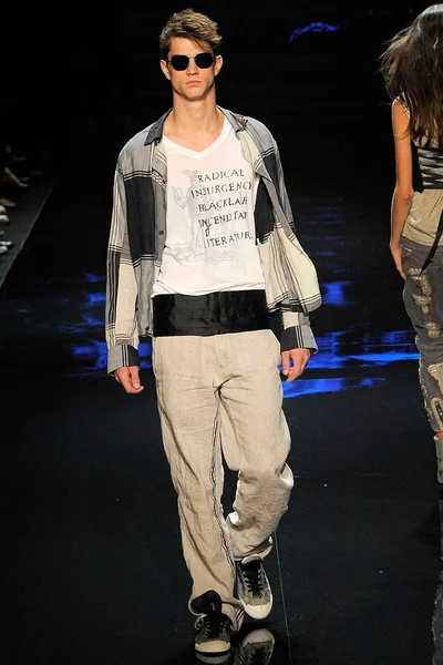 Look 46